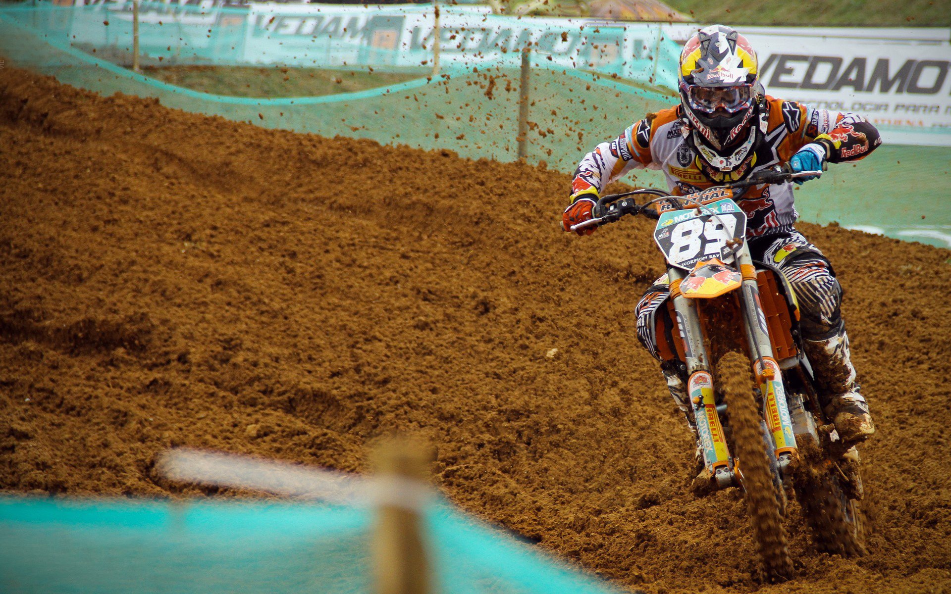 澳门六合彩官网-逆袭与焰火，哈斯暗度陈仓轻取马丁，诺里斯极致超车点燃赛场